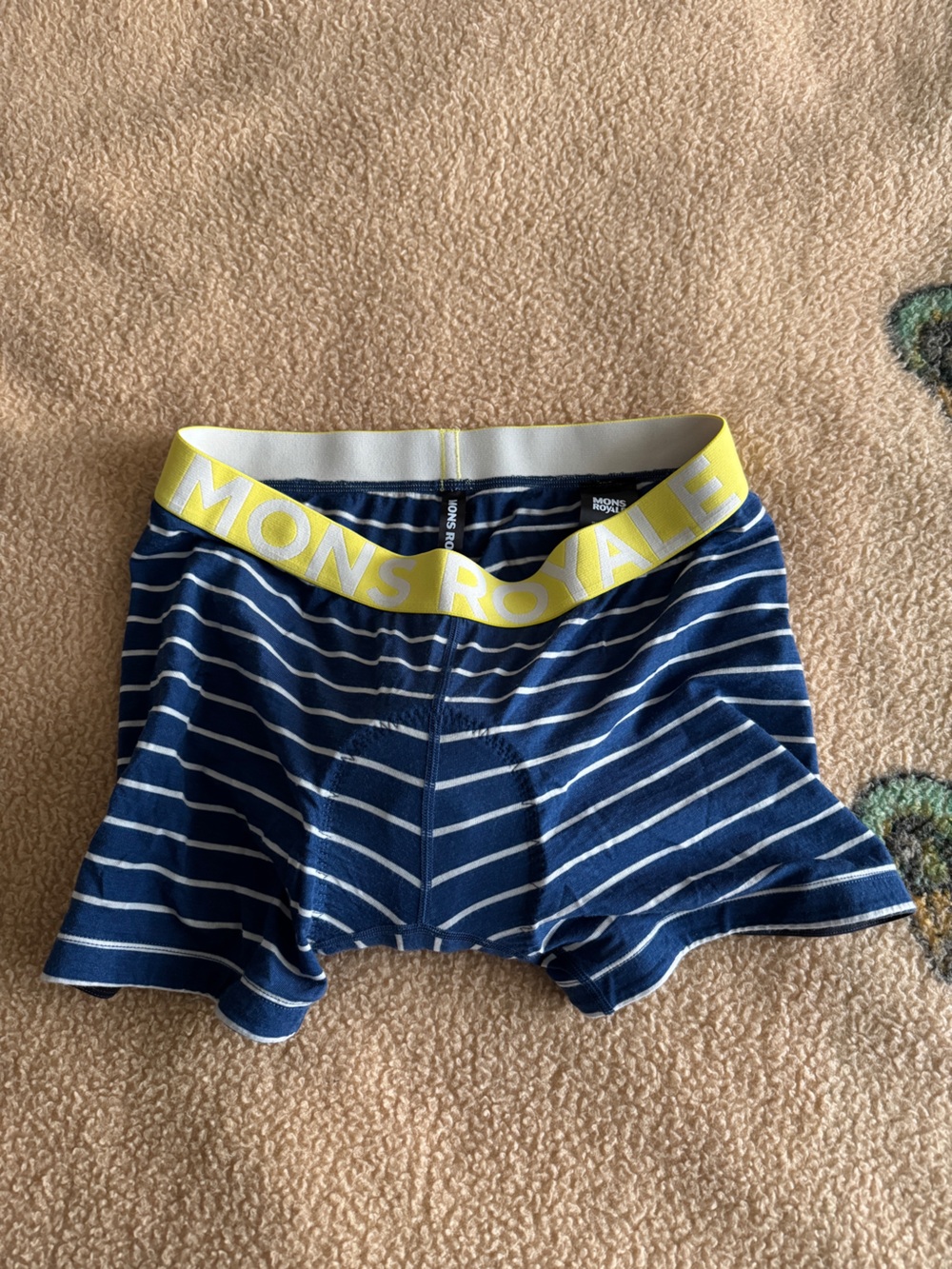 mons royale hold em shorty medino wool boxer - size large